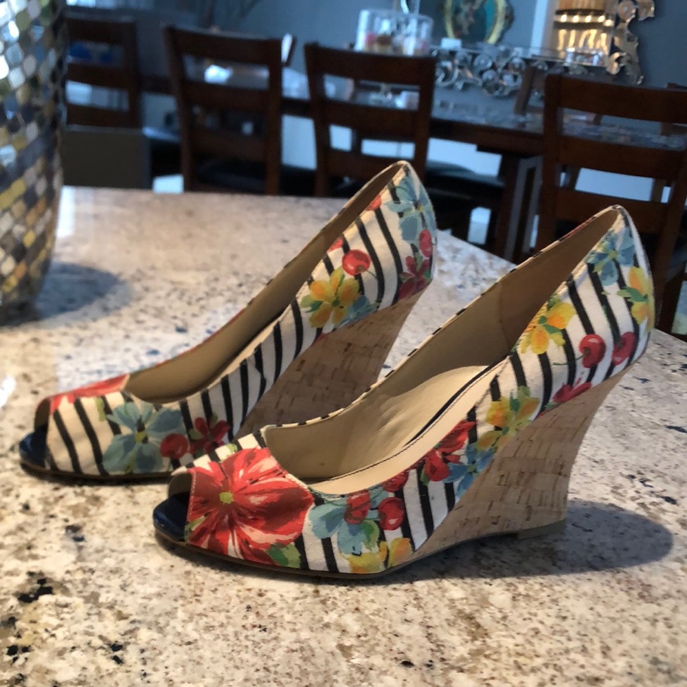 Peep toe wedges